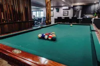 Spacious lakeview lodge on Lake Cumberland with WiFi, AC