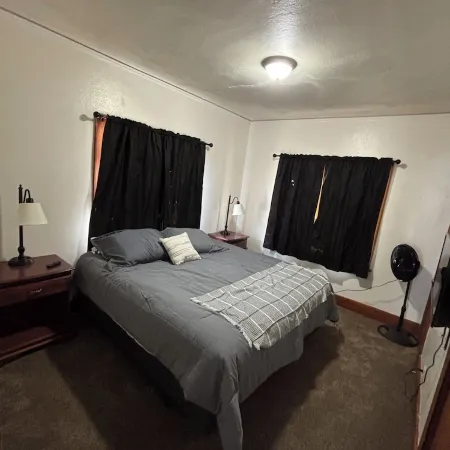 Charming 1-bedroom Duplex with AC, WiFi, Gym access etc...