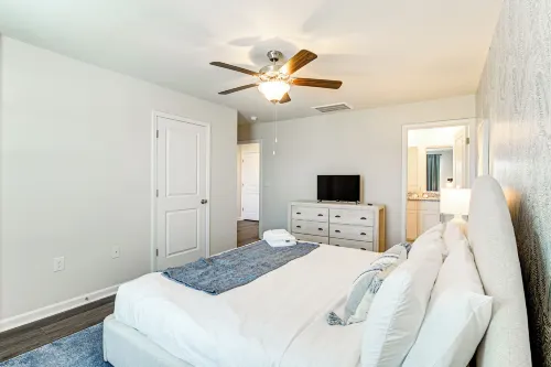 2 Mi to Shore: Newly Built Surfside Beach Gem - Beach