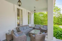 Luxury Beach Access and Elegant Design - Stunning Sea Captain's Haven