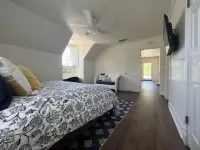 Sunsets & Shows! Gorgeous, Private 1 Br Listing!