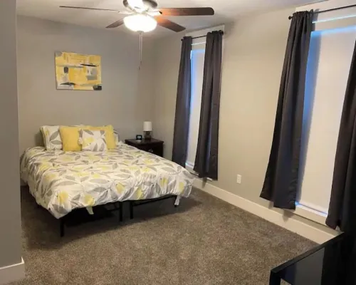 Brickway Retreat Hotels in Mattoon