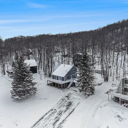 Spring Sales! Family Fun! 4 Private Bedrooms, Hot Tub, Game Room