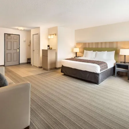 Country Inn & Suites by Radisson, Chippewa Falls, WI