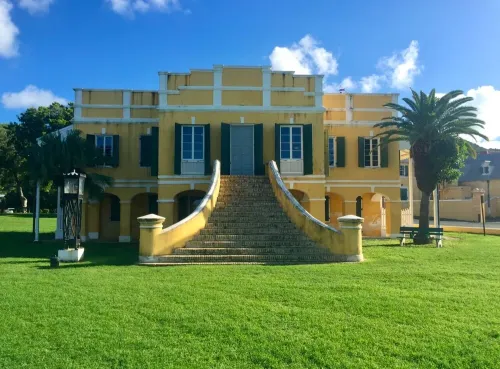 Beautiful Newly-Renovated 1 BR North Shore Condo with Buck Island Views and Pool