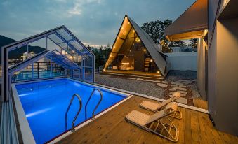Gapyeong Spain Village Pool Lamping Pension