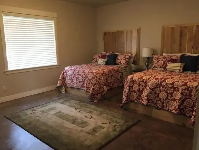 Asixk 1 (Brand New) Hotels near Riverside Campground