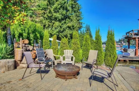 !Waterfront Cabana With Fireplace And Hot Tub!