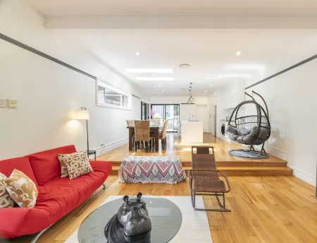 KozyGuru | Rose Bay | 3Br Steps to Beach + Parking