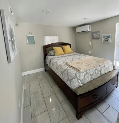 Newly remodeled studio, 7 min from Clearwater Beach