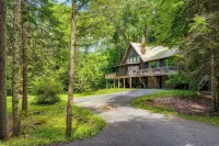 Haverhill Mtn Retreat w/ Deck: Hike, Ski & Relax - Country Houses