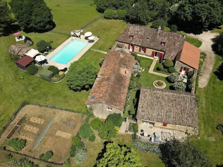 La Borie du Chevrier Отели в г. Девиллак