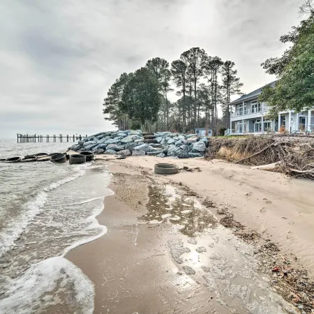 Waterfront Scotland Beach Retreat w/ Private Beach