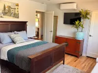 Charming 3-bedroom in Del Rey Oaks with AC, WiFi hot tub & all the hot comforts Hotels in Seaside