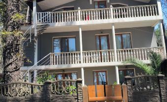 4 Bed Villa-Sleeps 8-Parking-Garden-Sea View