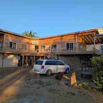 CobiaBeach.com Hotel Exterior