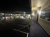 Del Aire Inn