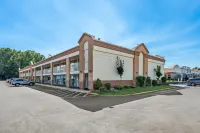 奧爾巴尼豪生飯店 Piercing Pagoda附近的飯店