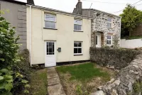 Buttercup Cottage, located in the gateway to Eden! Hotels in Par