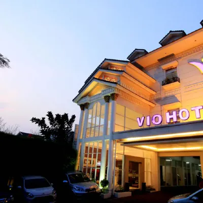 Vio Hotel Surapati Hotel dekat Monumen Perjuangan