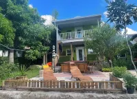 Hot tub, waterfront, Bush Gardens, kajaks, fishing