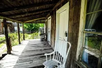 Old Fashioned 1930s Country Cottage Retreat in Plantersville - Near TX Ren Fest