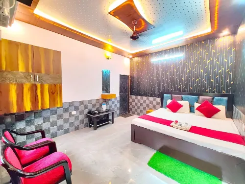 Goroomgo Raghunandan Guest House Ayodhya Hotels in Manjha Kala