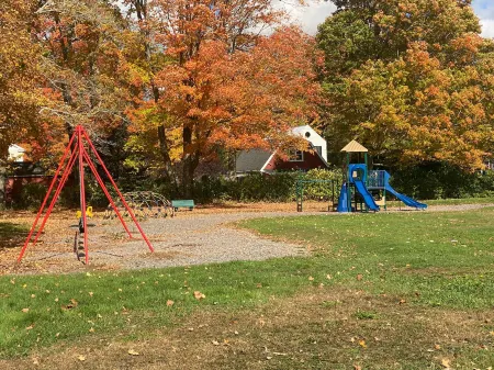 Historic Decor and Scenic Delights - Charming Nautical Retreat