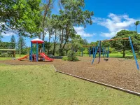 Hills Beach House Hotels in Korora