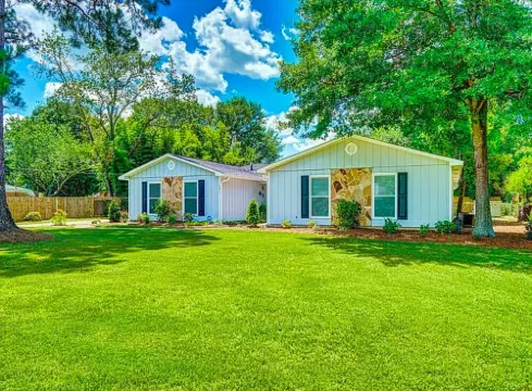 Goshen Lake Golf Club Retreat