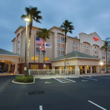 Hampton Inn Orlando/Lake Buena Vista Отели рядом с достопримечательностью «Grand Cypress Golf Club»