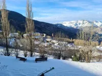 Tuhogarencerler apartment with views and sun