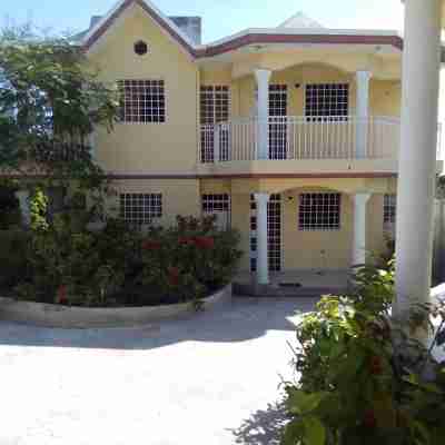 Souvenir House: 4br, Wifi, TV, AC, 24h elect, Fridge... Hotel Exterior