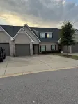 Charming 3-bedroom townhome with WiFi and AC in Auburn