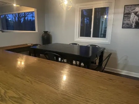 The HIllside Hideaway - See Stowe, Shop Williston, Dine Burlington! hot tub! Отели в г. Уиллистон