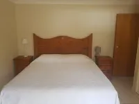 BANYA BLISS - quiet, cosy unit close to beach, cafes, bowls club and RSL