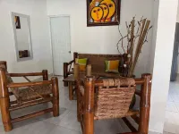 lugar lleno de paz con 4 habitaciones, piscina y rio dentro de la propiedad فنادق في Blanco