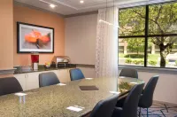 Embassy Suites by Hilton Detroit Livonia Novi - Pet friendly