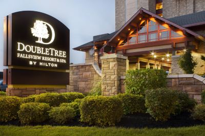 Hotel Exterior DoubleTree Fallsview Resort & Spa by Hilton Niagara Falls Photo