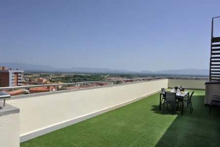 Penthouse with Private Terrace in Front of the Dalí Museum!