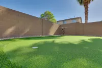 3 Mi to Goodyear Ballpark: Desert Den w/ Pool - Pysäköinti