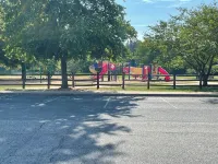1 king/2queen bd home next to big park