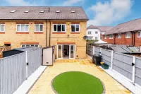 Clean & Cozy | Work, Relax & Stay | Fully Equipped + Smart Lock + 2 Parking