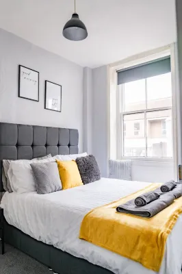 Town Centre Apartment | Sleeps 2-4 | Trendy | Modern | Ideal Getaway