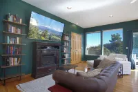 Charming Vineyard Retreat in Willamette Valley