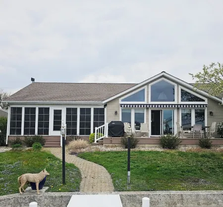 All-Sports Lakefront, Pier/Slip, Kayaks, 3Bd/2.5Ba, Sleeps 10