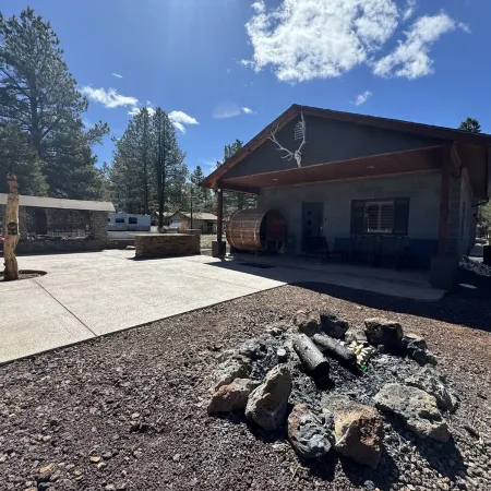 Cozy Cabin in the Pines!!! Close to the Polar Express, Grand Canyon, & Bearizona