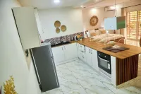 3 minutes from the Mère-enfant hospital! 2 comfortable apartments, Hotels in Bingerville