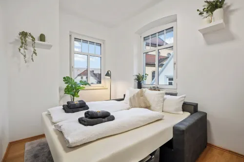 Self-check-in apartment with high-speed WiFi and free parking in the city center