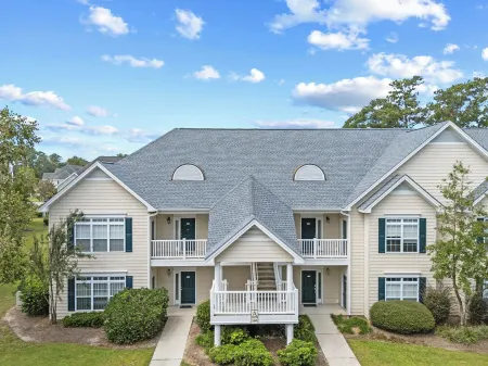 Fairway Dunes 2 BR Condo w/ Private lockout unit, Pool, Golf, Medical Center Отели в г. Литл Ривер